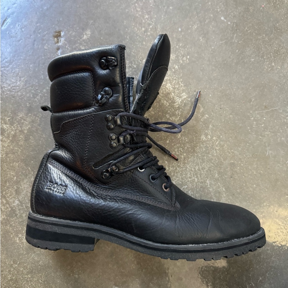 Boss Rugged Black Leather Men's Boots